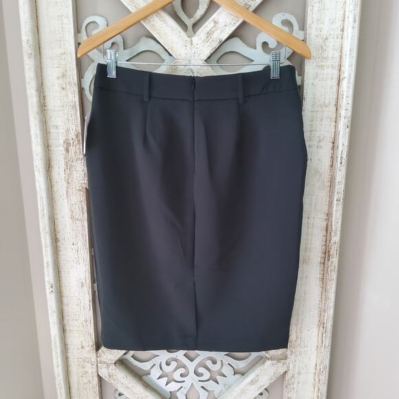 Soho Women's Petite Center Seam Faux Button Straight Pencil Skirt in Black - Picture 3 of 4